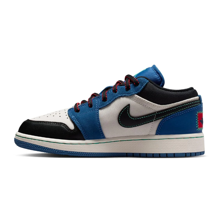 Nike Blue, White and Black Low-Top Sneakers with Contrast Stitching